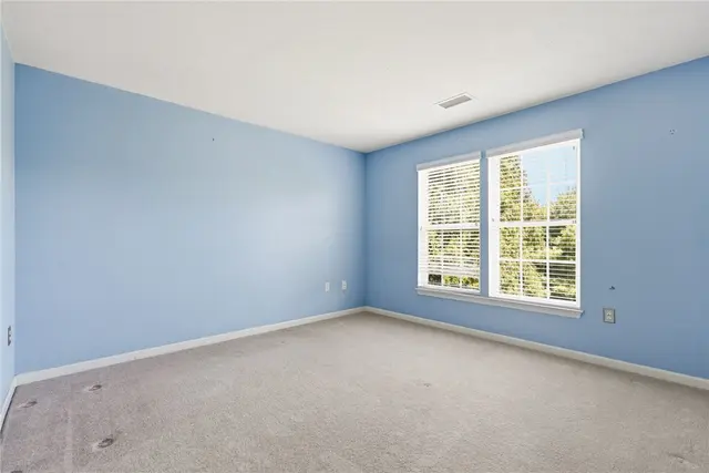 125 Blue Heron Dr gallery image 21