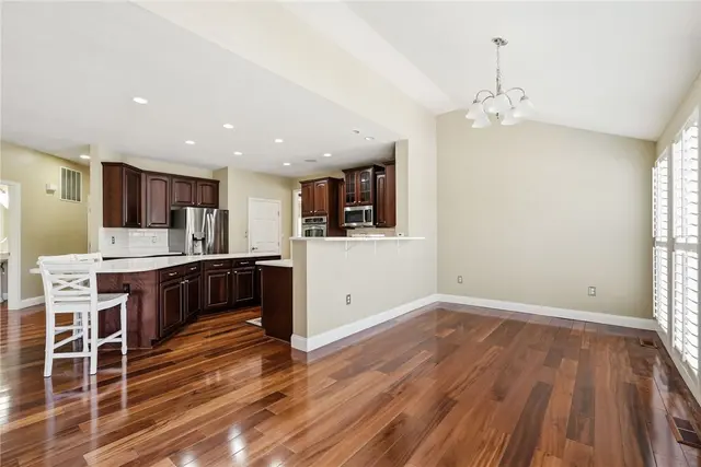 125 Blue Heron Dr gallery image 24