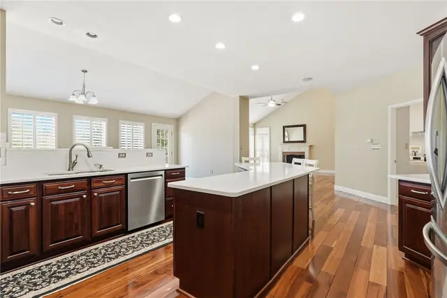 125 Blue Heron Dr gallery image 31