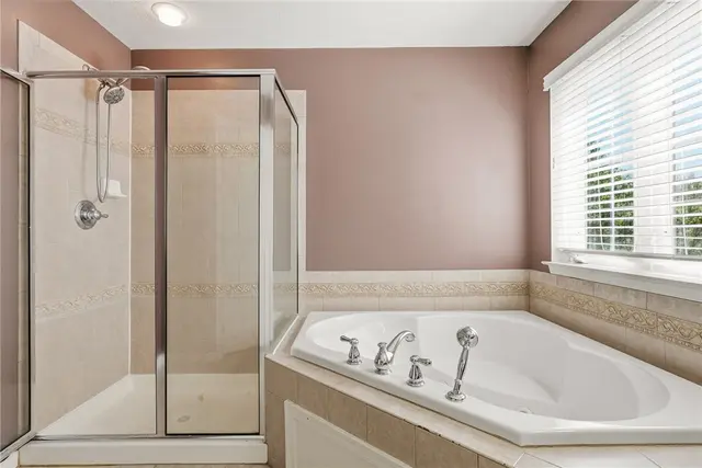 125 Blue Heron Dr gallery image 33