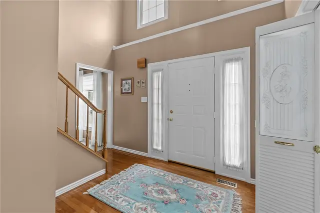 125 Clearbrook Dr gallery image 34