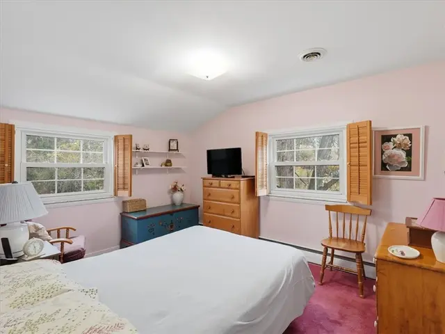125 E Sandle Ave gallery image 2