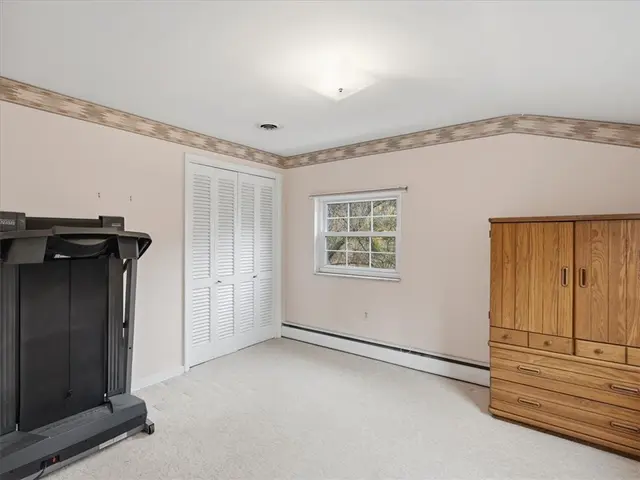 125 E Sandle Ave gallery image 3