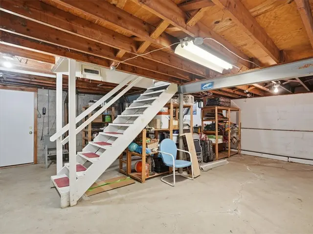 125 E Sandle Ave gallery image 4