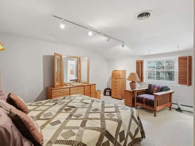 125 E Sandle Ave gallery image 17