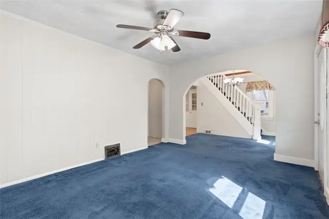 126 Davis Rd gallery image 7