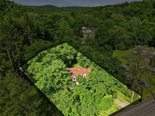 126 Davis Rd gallery image 10