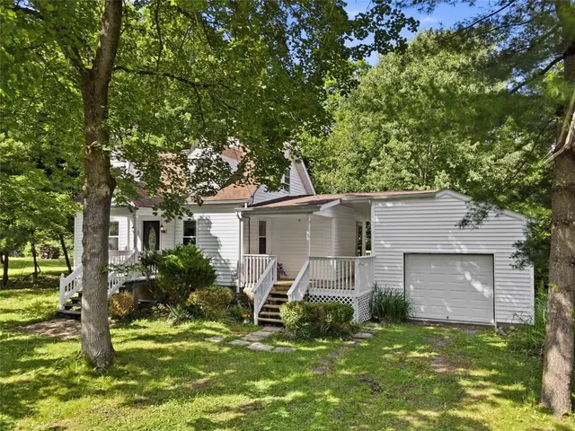 126 Davis Rd gallery image 11