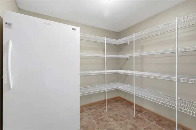 126 Davis Rd gallery image 12