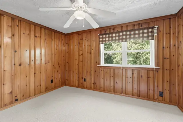126 Davis Rd gallery image 18
