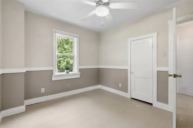 126 Davis Rd gallery image 28