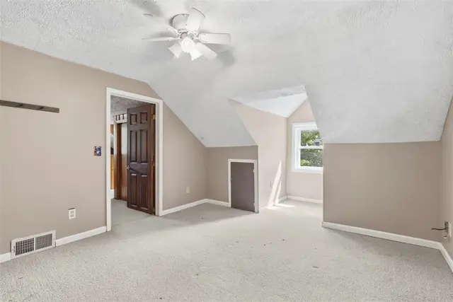 126 Davis Rd gallery image 39