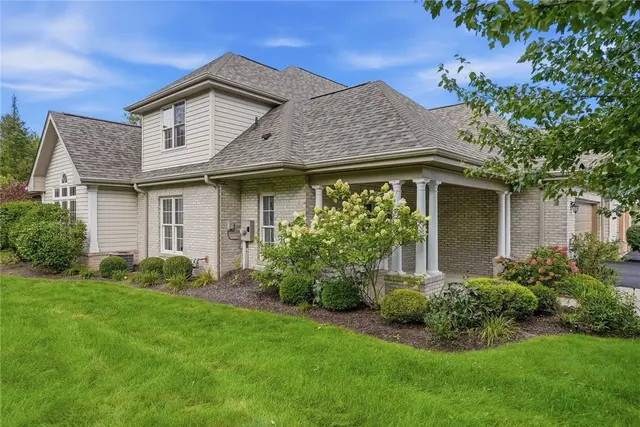 126 Woodlands Trl
