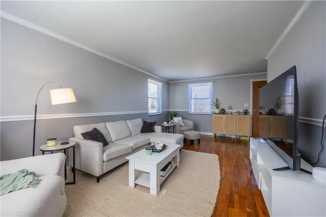 1262 Bingay Dr gallery image 3