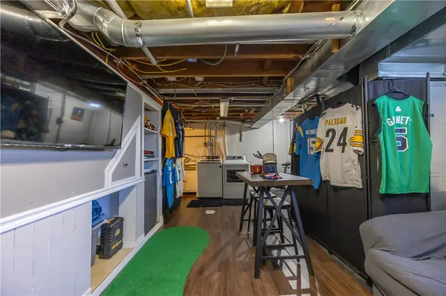 1262 Bingay Dr gallery image 17