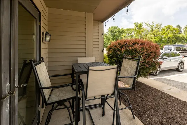 1265 Norberry Ct 18 gallery image 5