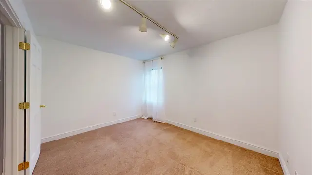 1267 Norberry Ct 36 gallery image 32