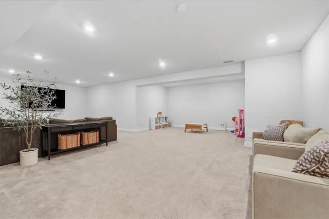 127 Abigail Dr. gallery image 6
