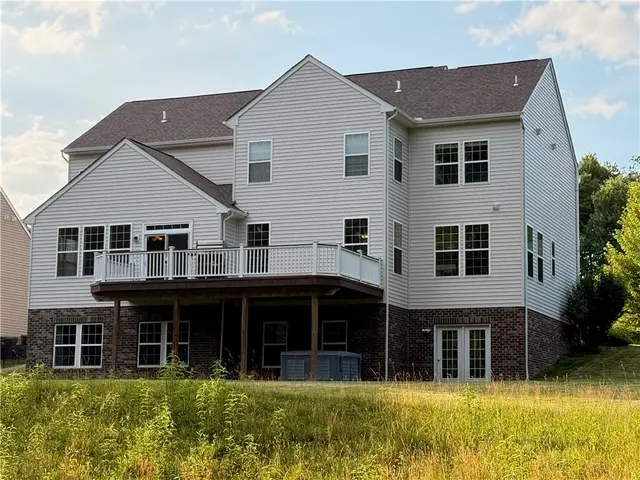 127 Alder Dr gallery image 3