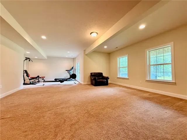 127 Alder Dr gallery image 5
