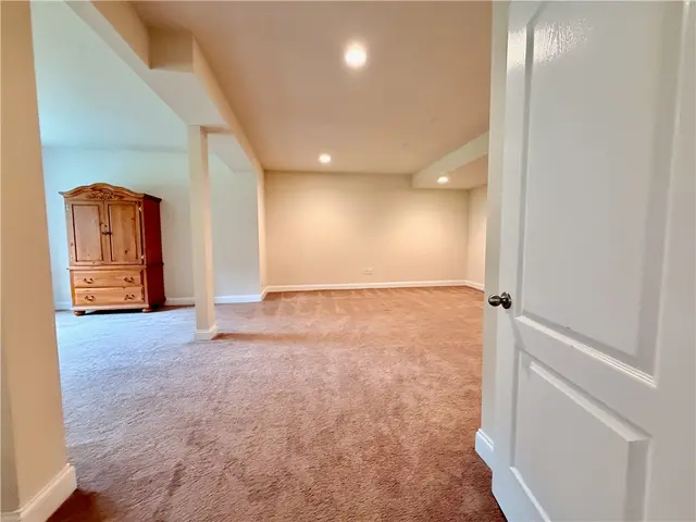 127 Alder Dr gallery image 8