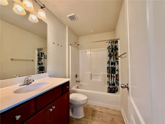 127 Alder Dr gallery image 10
