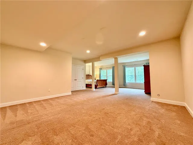 127 Alder Dr gallery image 13