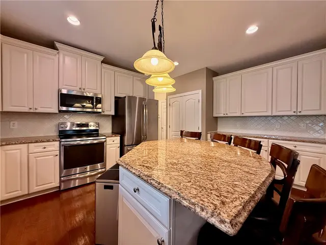 127 Alder Dr gallery image 14