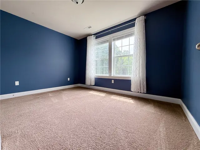 127 Alder Dr gallery image 17