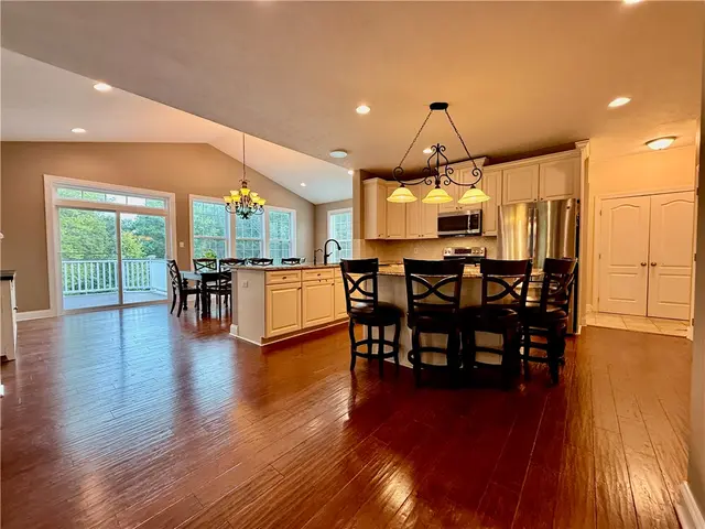 127 Alder Dr gallery image 30