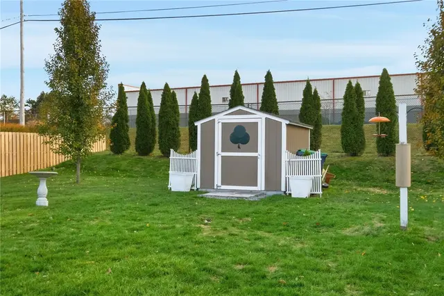 127 Clearbrook Dr gallery image 7