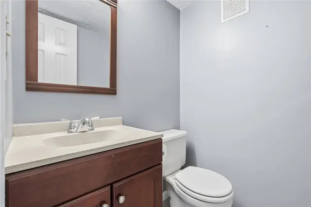 127 Clearbrook Dr gallery image 9