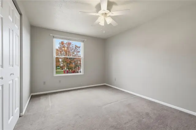 127 Clearbrook Dr gallery image 11