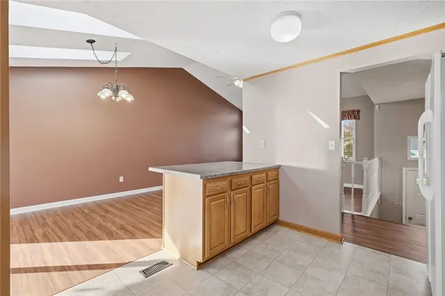 127 Clearbrook Dr gallery image 16