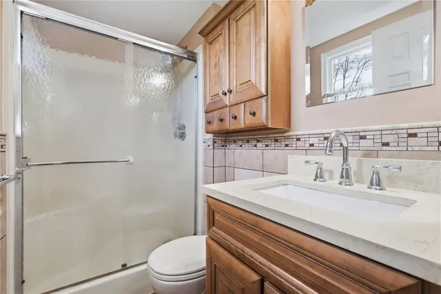 127 Clearbrook Dr gallery image 21