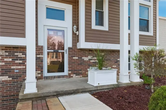 127 Clearbrook Dr gallery image 22