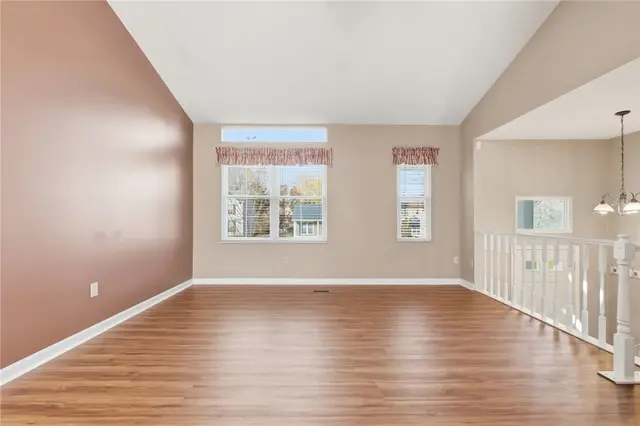 127 Clearbrook Dr gallery image 23