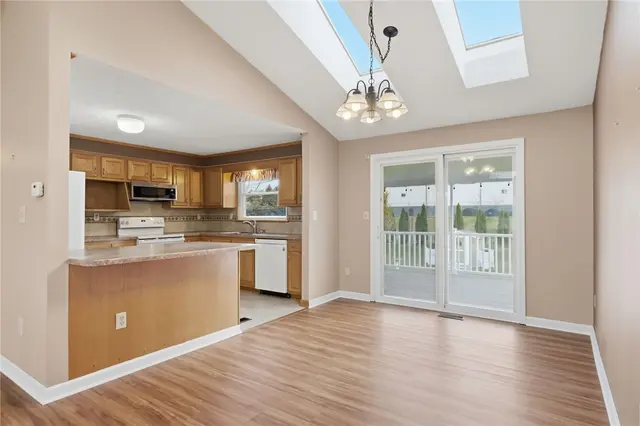 127 Clearbrook Dr gallery image 27