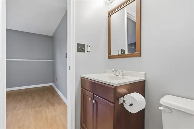 127 Clearbrook Dr gallery image 31