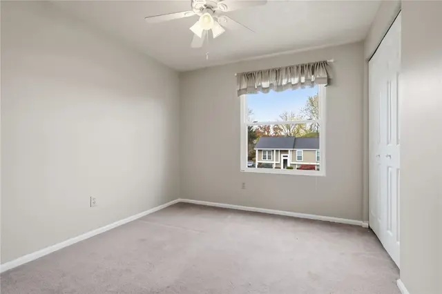 127 Clearbrook Dr gallery image 33