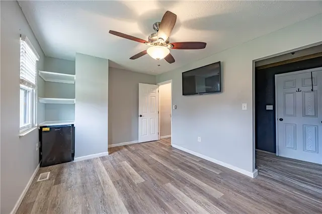 127 Forest Dr gallery image 7