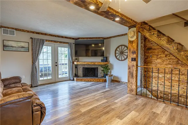 127 Forest Dr gallery image 8