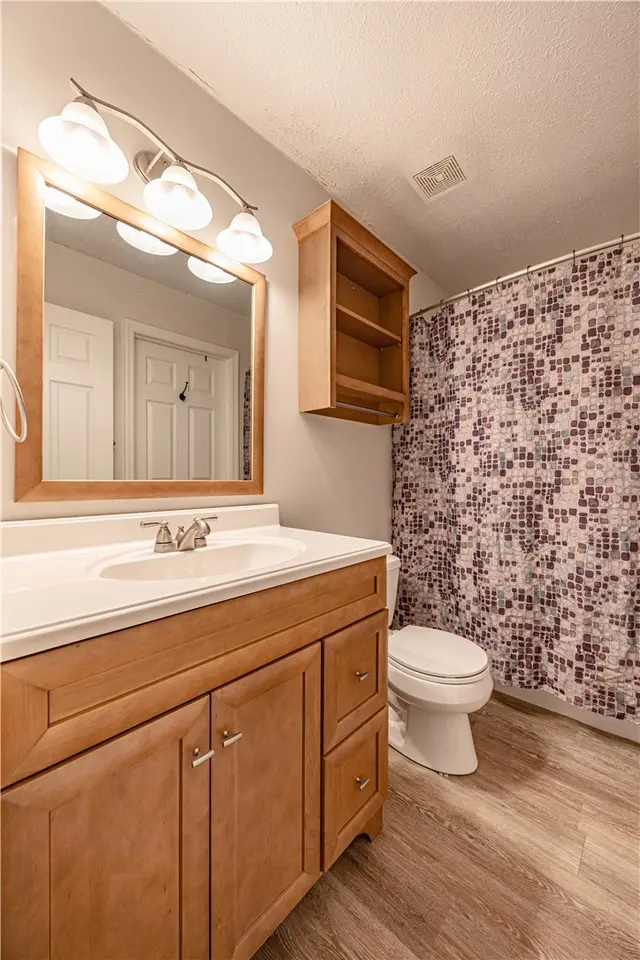 127 Forest Dr gallery image 11