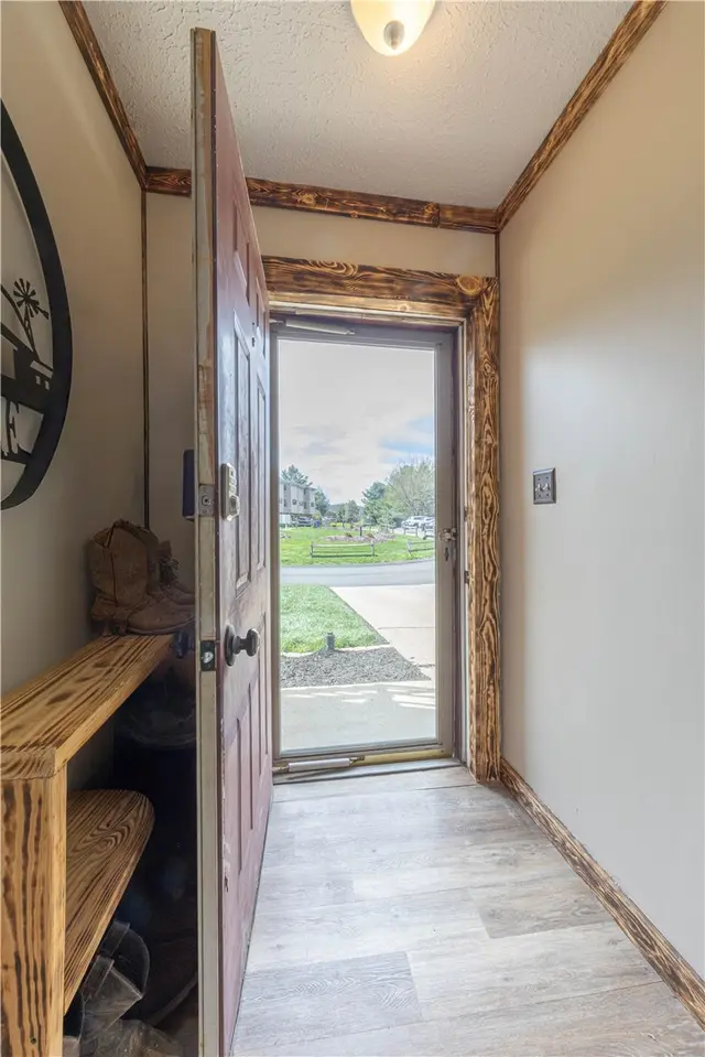 127 Forest Dr gallery image 12