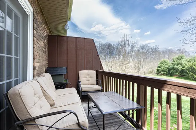 127 Forest Dr gallery image 15