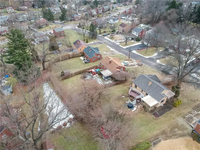 1275 Balmoral Drive gallery image 6