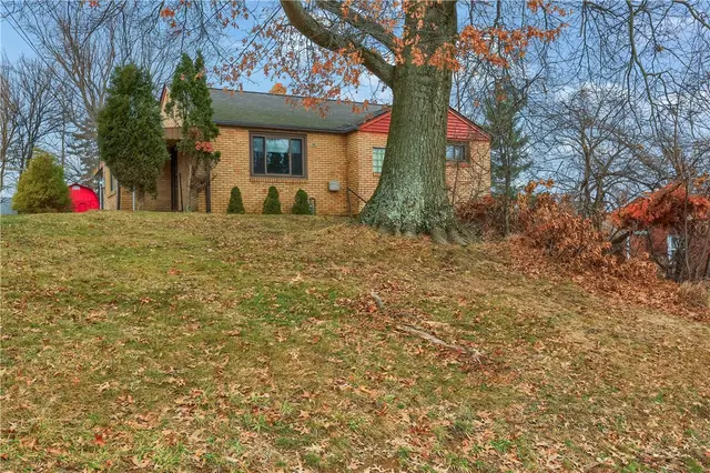 1275 Balmoral Drive gallery image 8