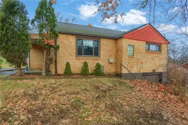 1275 Balmoral Drive gallery image 9