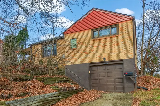 1275 Balmoral Drive gallery image 11