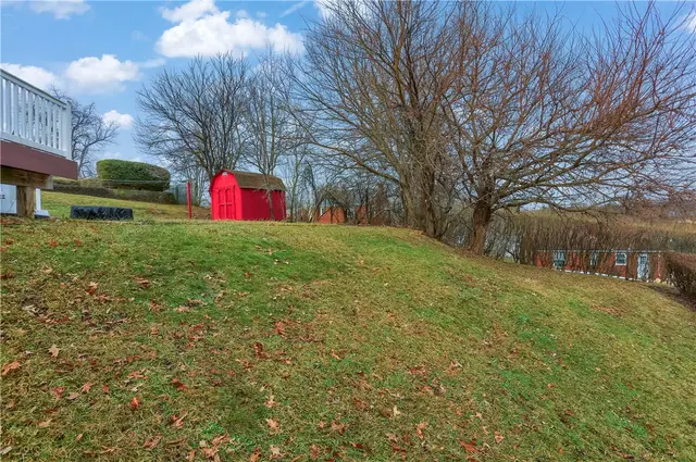 1275 Balmoral Drive gallery image 13